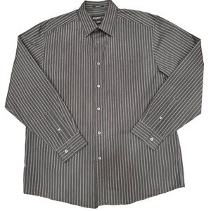 EDDIE Bauer Men’s Gray Stripped Relaxed Fit Button Down Shirt, Size Large.